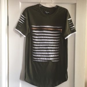 Men’s ripped tee